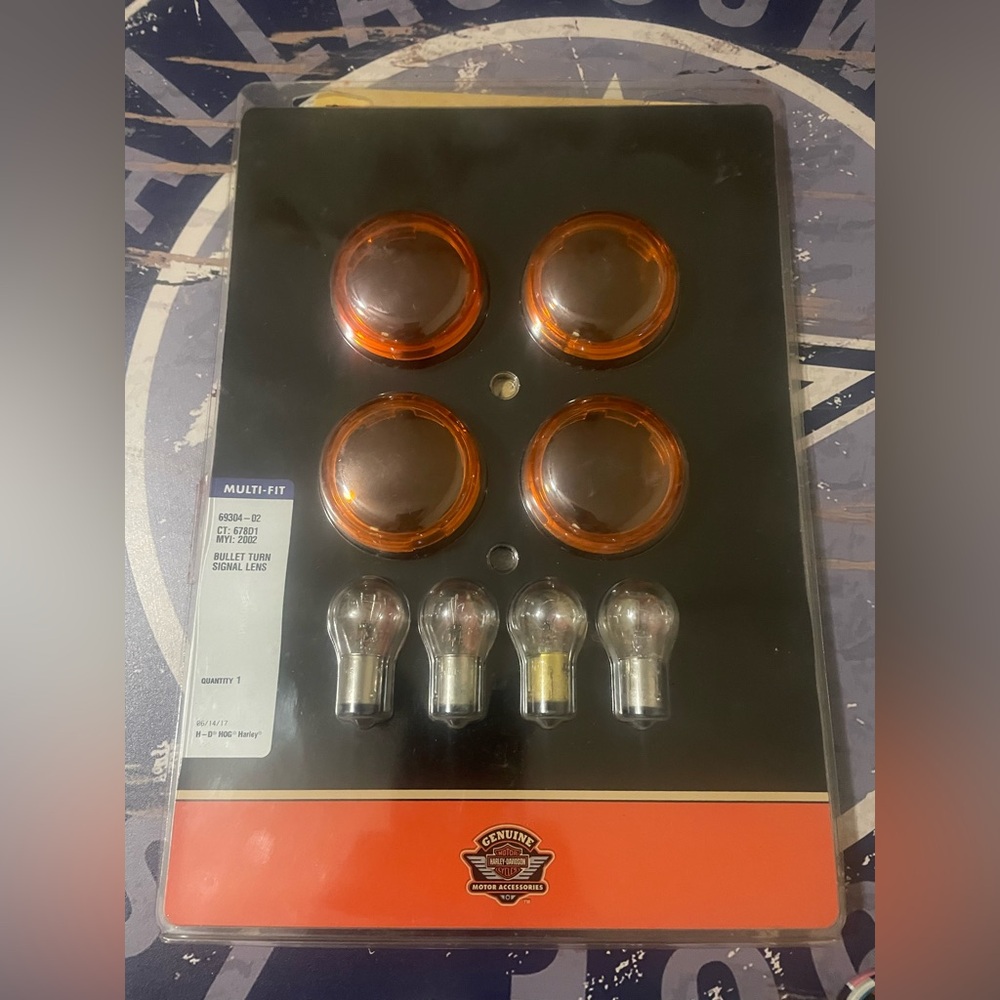 Harley-Davidson Genuine Multi-Fit Bullet Turn Signal Lens Kit 69304-02 NEW OEM